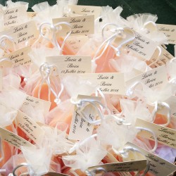 Savonnettes invités personnalisées pour mariages