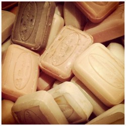 Savons de toilette artisanaux La Cardabelle pour le corps et le visage