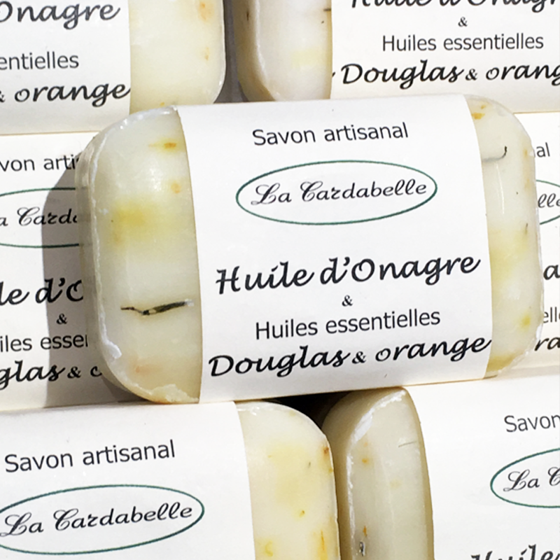 Savon à l'huile d'onagre et aux huiles essentielles de douglas et d'orange Savon à l'huile d'onagre et aux huiles essentielles de douglas et d'orange