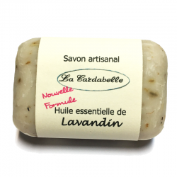 Savon La Cardabelle à l'huile essentielle de lavandin et fleurs de lavande.